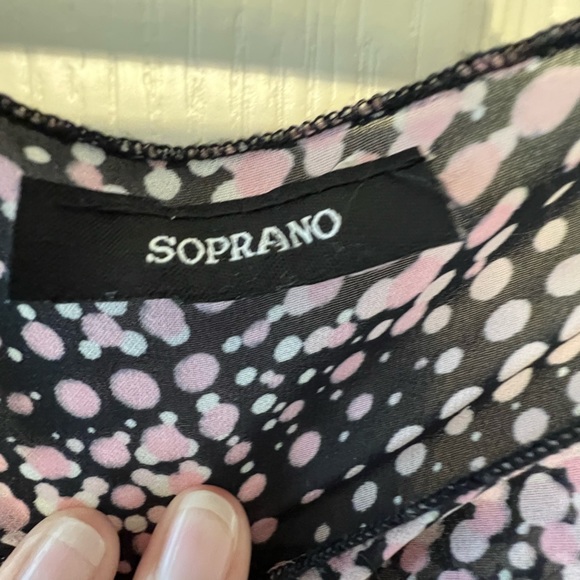 Soprano sheer contemporary top. No size but will fit XS or S. - Picture 4 of 4